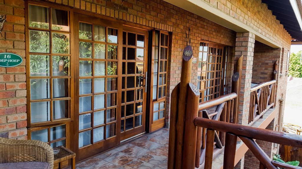 Aark Guest Lodge Vanderbijlpark Exterior photo